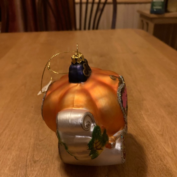 Christmas Loft Cinderella and her pumpkin carriage ornaments - Picture 3 of 15